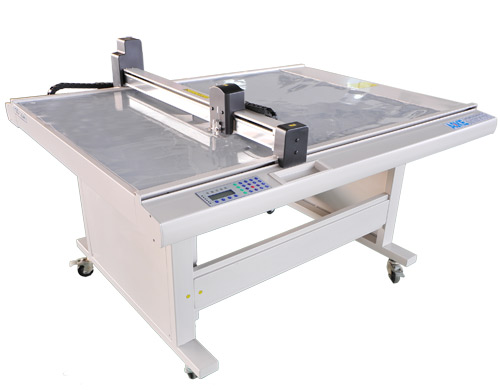 Oko DCG70 series electronic film cutting machine is used in FPC film switch photoelectric covering film and other industries