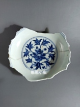 2579 Chenghua blue and white flower porcelain specimen