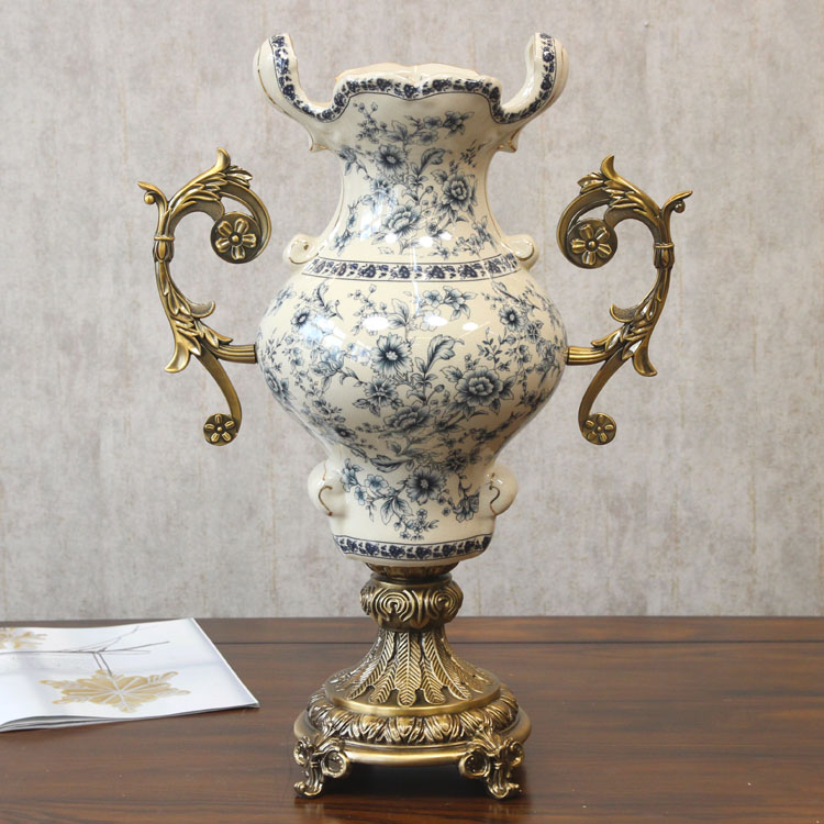 Villa model room soft decorations American-style European craft large vase Creative high-foot double-eared ceramic vase