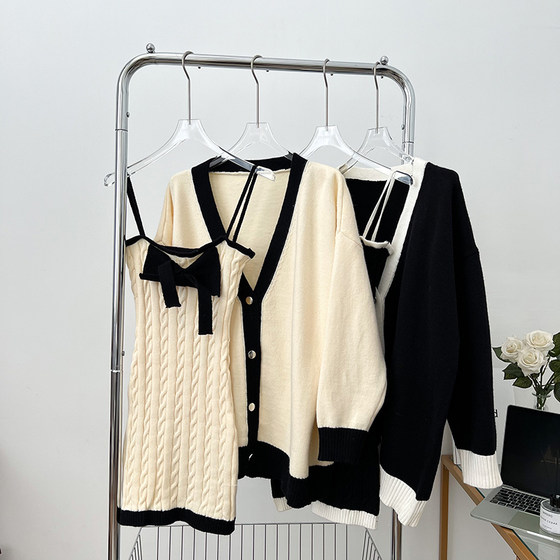 순수한 정욕 스타일의 입체적인 리본 트위스트 서스펜더 드레스 + 브이넥 루즈하고 슬림한 니트 스웨터 카디건 재킷 탑
