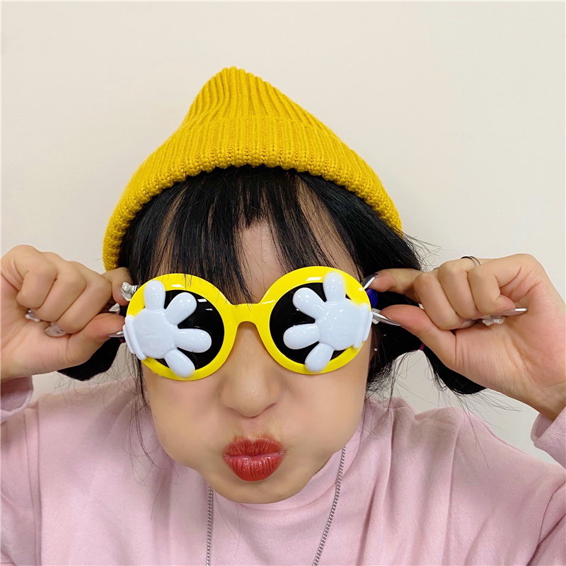 Funny IG Style Gradient Color Solid Color UV400 Protection Resin Round Frame Special-Shaped Mirror Square Full Frame Women's Sunglasses display picture 17