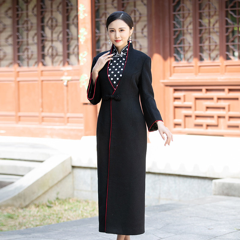 What about autumn and winter Chinese black wool? what about the long version of the women's long version of the flag robe and the coat of the coat of clothing?