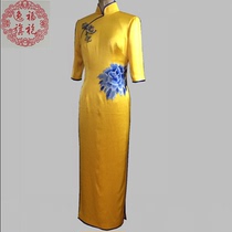  Yifu 2018 new bright yellow silk dress embroidered long Chinese cheongsam dress handmade customization