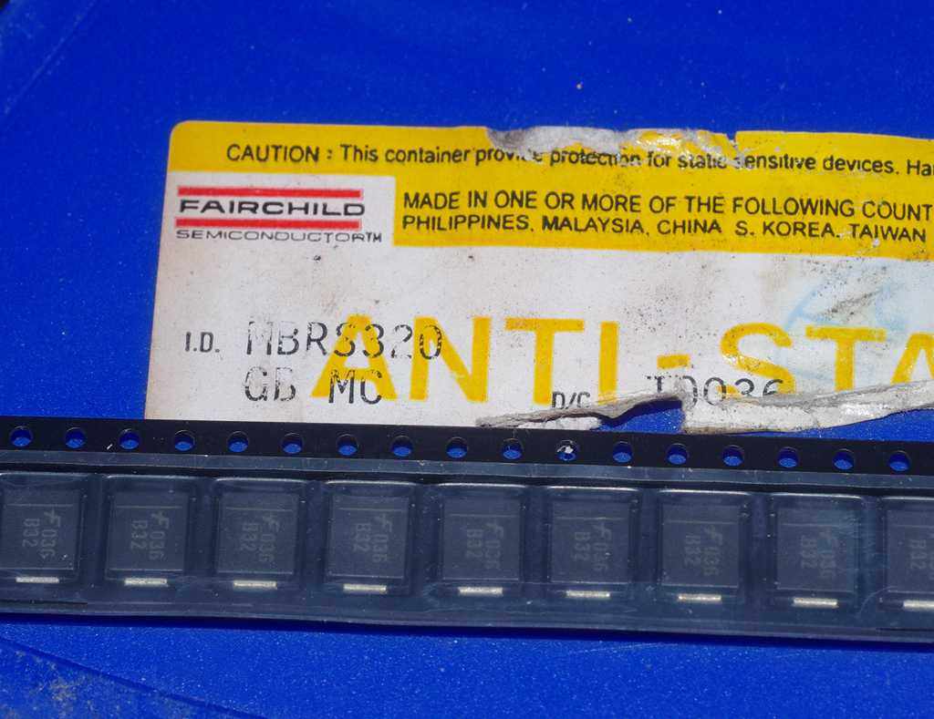 1 Yuan PATCH DIODE F036 B32 seems to be MBRS320 No parameter No information