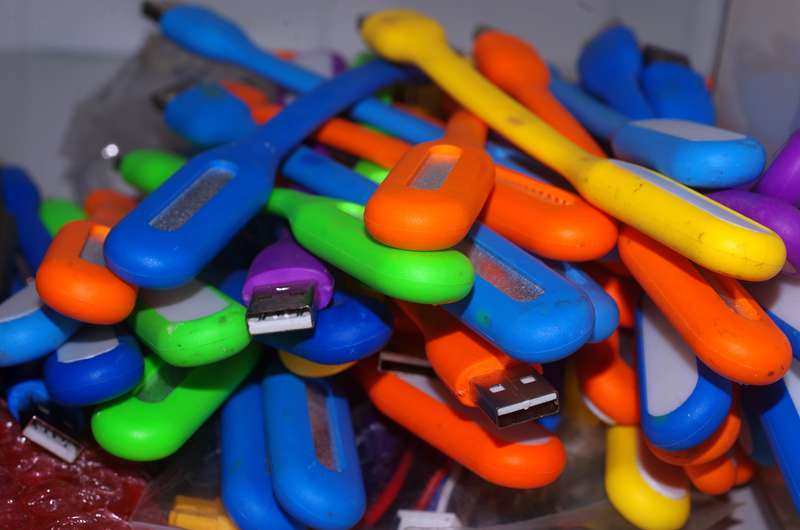 Bad USB lights 1 yuan 2 broken 5V lights Retrofit DIY USB night lights Not bright need repair