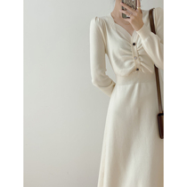 Apricot style Temperament Knit Inside the bottom fit for the bottom fit for the dress and the dress woman 2020 autumn and winter new sweater dress