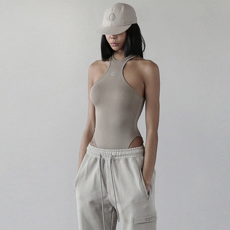 Niche Racerback Tank Top for Women with Chest Pads, Can Be Worn as Outerwear, One-Piece Bodysuit, Revealing Collarbone, Sexy Backless Tank Top