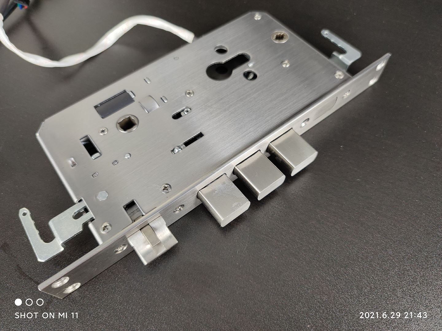 Fully automatic Fangpu 12V lock tongue automatic retractable 6068 access control special electronic lock body motor electric control lock