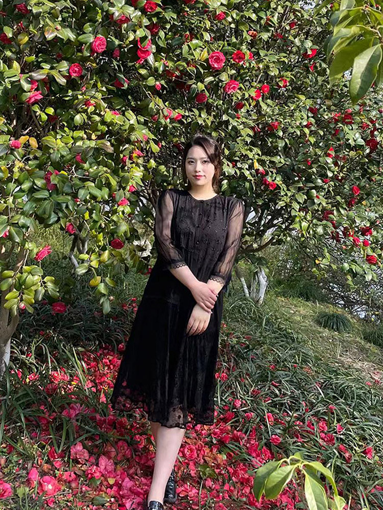 200 pounds wear a large silk dress summer embroidery skirt fat mm shade and thin sauna silk long skirt