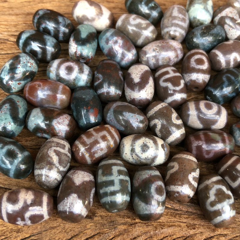 Tibetan Dzi Elephant Dzi Tibetan Treasure Bottle Swastika Bodhi Tiger Tooth Dzi Cinnabar Dzi Dzi Dzi Loose Beads with Beads