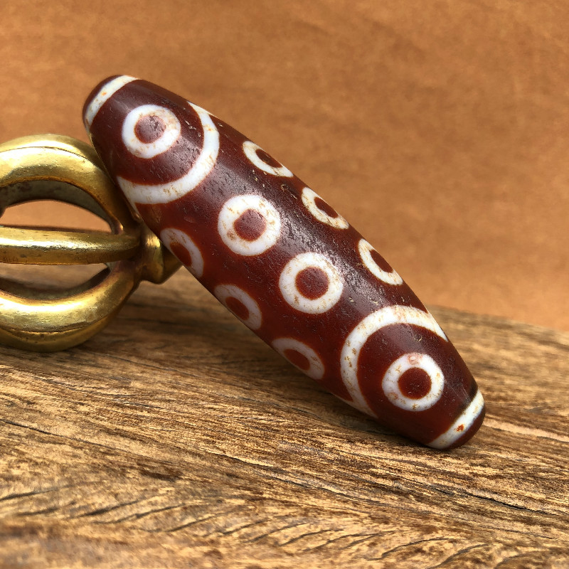 Tibet Tianzhu Tibetan Twenty-one Eye Tianzhu is genuine to pure agate chalcedony wrapped pulp oil and clear weathering