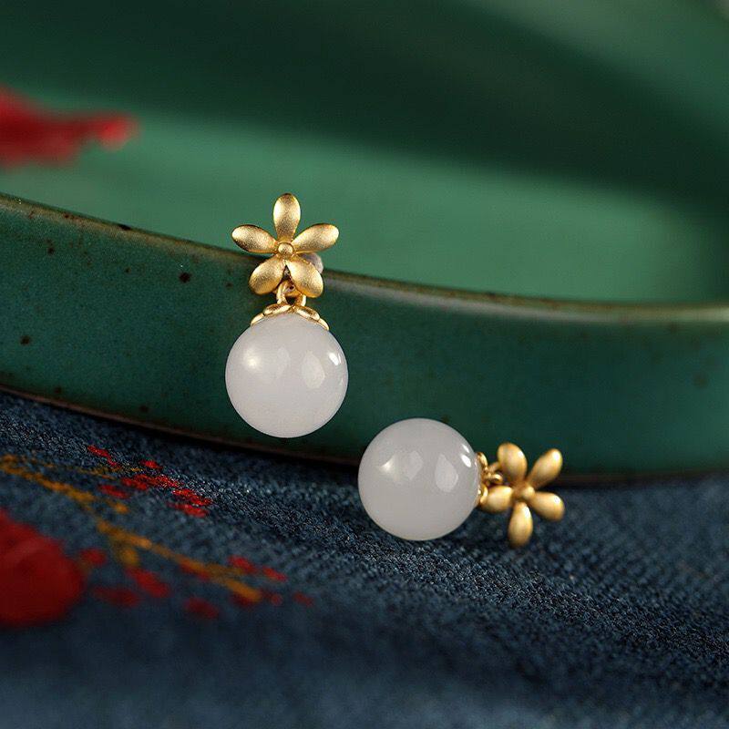 Ear pin 2021 New tide pure silver ear nail gilded plum flower natural and field jade white jade personality brief female earrings