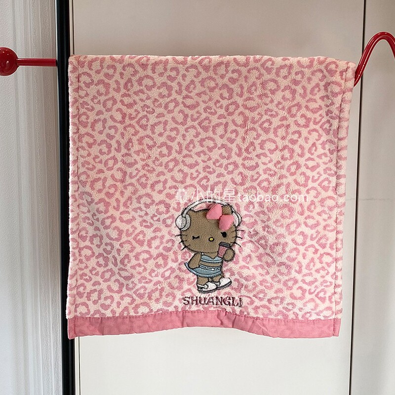 Girly Pink Leopard Print Cat Towel for Women, Cartoon Coral Velvet Absorbent Towel, Quick-Drying, Non-Shedding Face Towel