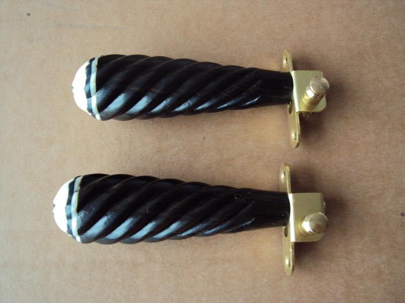 Banhu accessories Black sandalwood Qin cavity Banhu shaft Yu Opera Sandalwood shaft Spiral shaft plus machine shaft factory direct sales