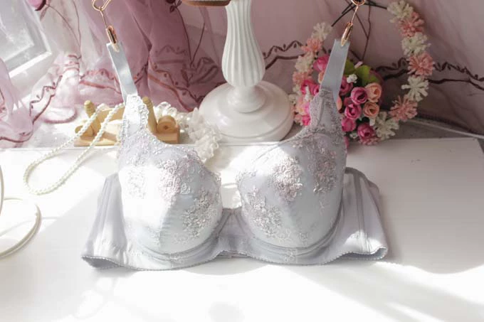 Áo ngực nữ cỡ lớn Thêu mùa hè mỏng phần thoải mái 75-95BCD cup chất béo mm bra bra bên - Strapless Bras