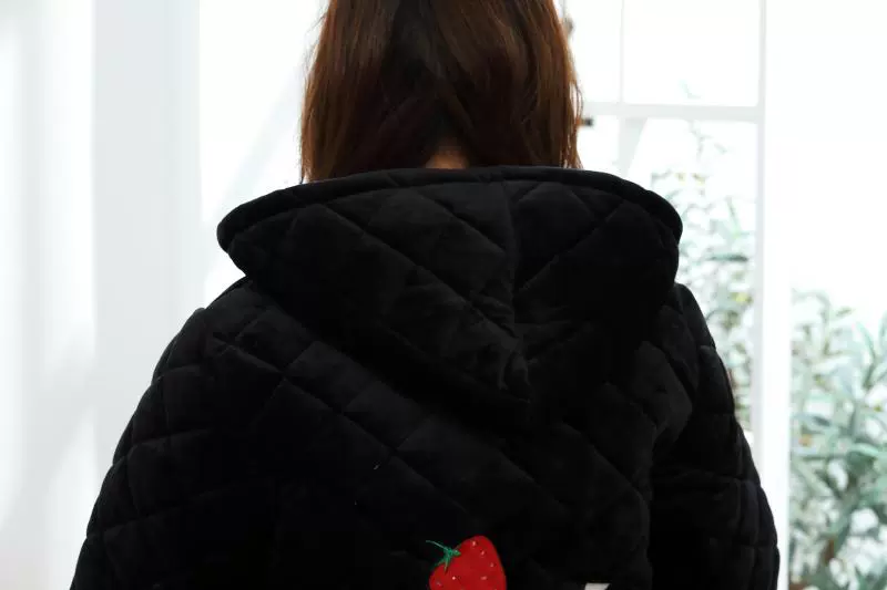 Phiên bản Hàn Quốc của bộ đồ ngủ bằng vải lông cừu dày ba lớp, đồ lót nữ mùa đông dài trùm đầu phục vụ nhà ấm áp mỏng bên ngoài mặc
