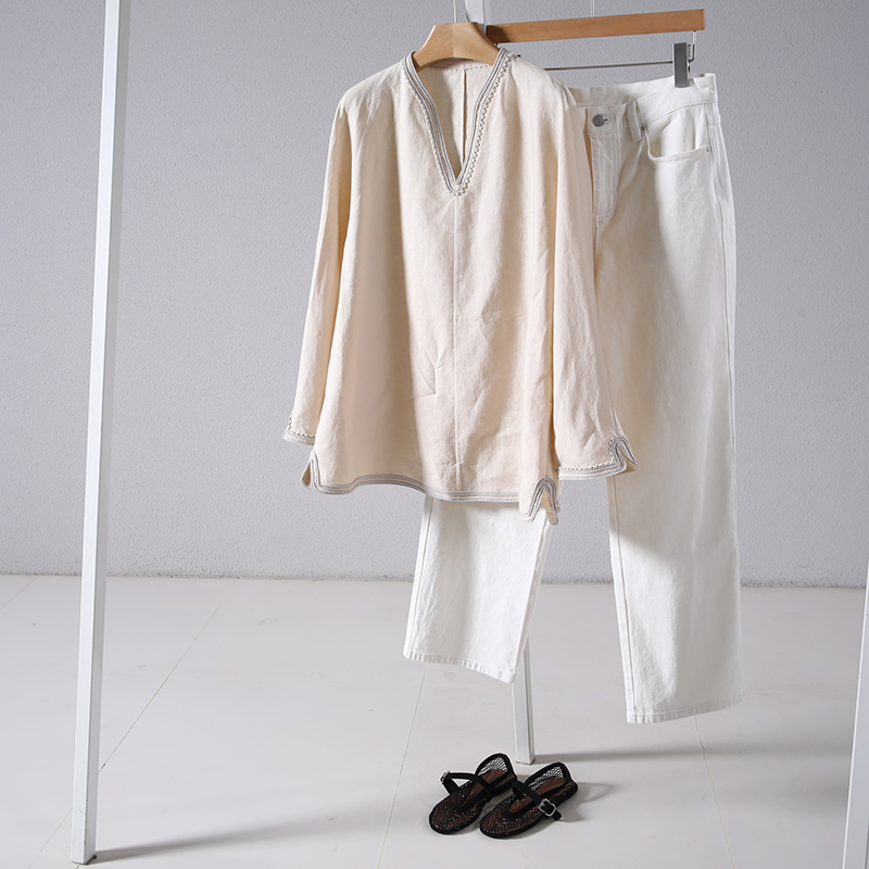 F Designer Style, Matte Natural Wrinkled Silk Linen, Hand-Beaded Deep V-Neck Flared Long-Sleeve Top for Women F Designer Style, Matte Natural Wrinkled Silk Linen, Hand-Beaded Deep V-Neck Flared Long-Sleeve Top for Women