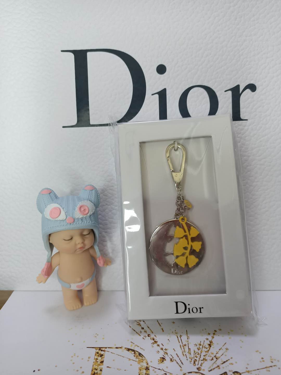 New Products Of Yellow Cymbidium For 20 YearsDIOR Dior Key buckle special counter  Hanging decoration flores convallariae Little bee Metal Bracelet Necklace