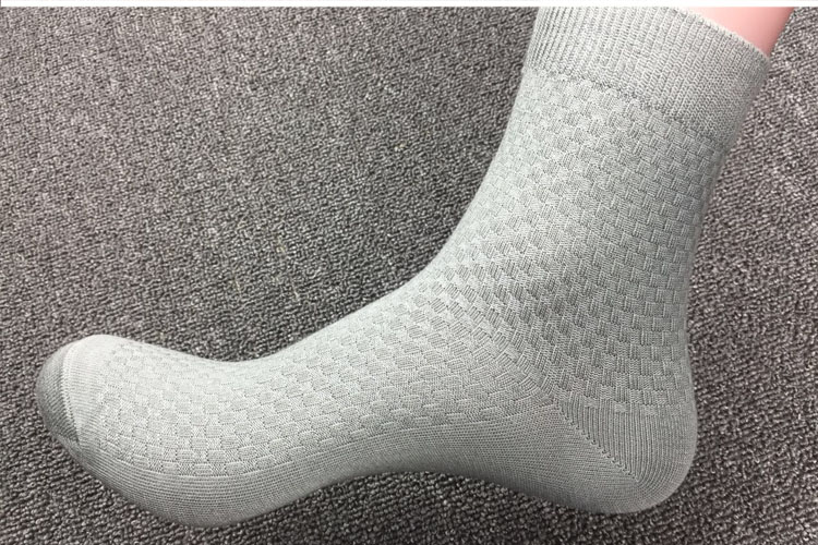 Vớ nam kinh doanh đơn giản cho nam sợi tre vớ cotton màu rắn nhỏ vớ vuông ống nhỏ mùa xuân và mùa thu thoáng khí thoải mái tất trẻ em