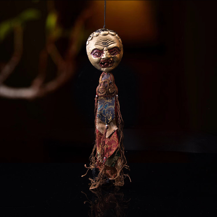 Old craft to create yellow Lima copper hammer hair care pendant car pendant Old part of the collection of old objects