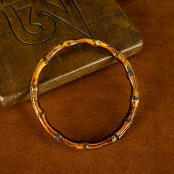 Artifacts, air-dried old bamboo crafts, armbands and armbands, deep red oily antiques and miscellaneous collectibles