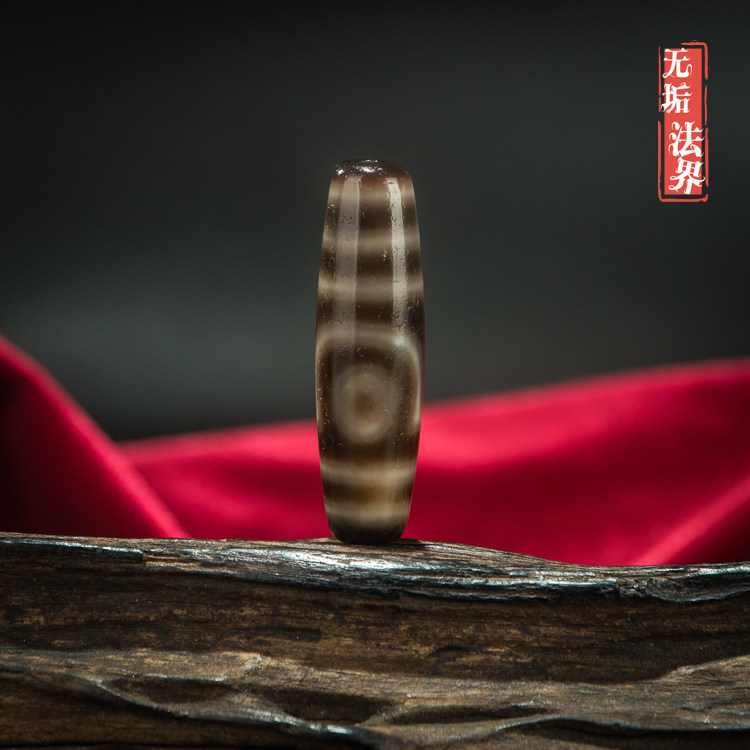 Tibetan passing year for millennia to pure calcified binocular old dainzhu pearl Nine eye rock pagan pendant pendant-Taobao