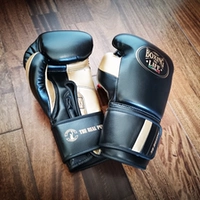 Черное золото - это всего лишь пара перчаток