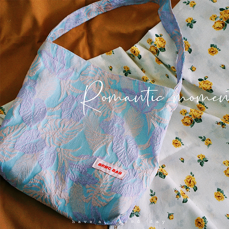 The shape of spring is inseparable from the island wind jar French retro armpit bag in hundred and leisure