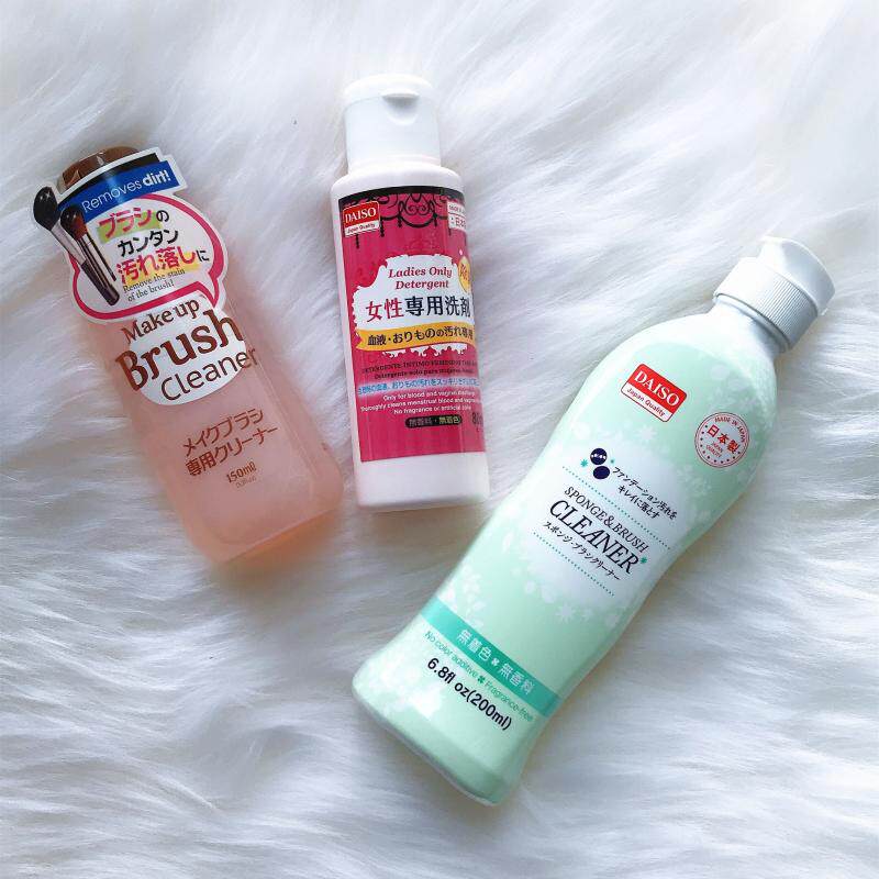 Spot daiso is a sponge powder pad cleaner and refreshing agent for makeup and cosmetic egg lingerie