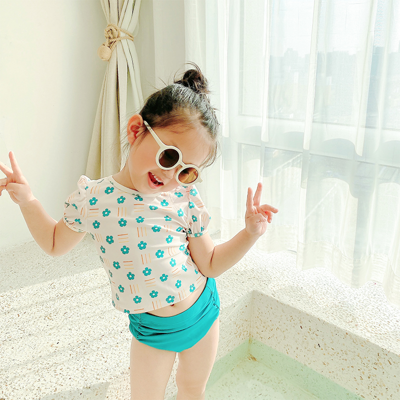 Girls swimsuit 2021 new split child swimsuit female children Korean cute baby little flower summer swimsuit