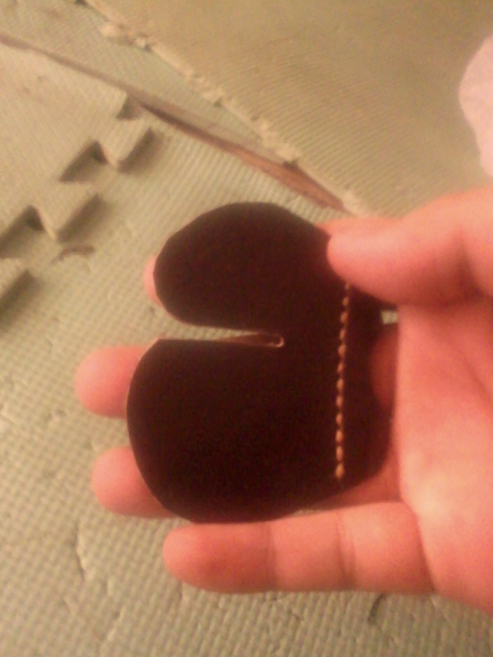 Antique guard refers to the three-finger-protection of the Middle Ages in Western Europe