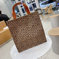 Квадратный коричневый