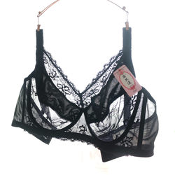 ຊຸດຊັ້ນໃນສໍາລັບແມ່ຍິງທີ່ມີເຕົ້ານົມຂະຫນາດໃຫຍ່ສະແດງໃຫ້ເຫັນເປັນຮູຂະຫນາດນ້ອຍ bra ຂະຫນາດໃຫຍ່ sexy ເຕັມຈອກ ultra-thin ເບິ່ງຜ່ານ underwear lace ເກັບກໍາ gauze ໂປ່ງໃສ