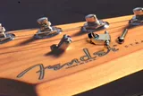 Оригинальный Fender американского производства, красивая тонкая винтажная прижимная лапка для ногтей, одна цена