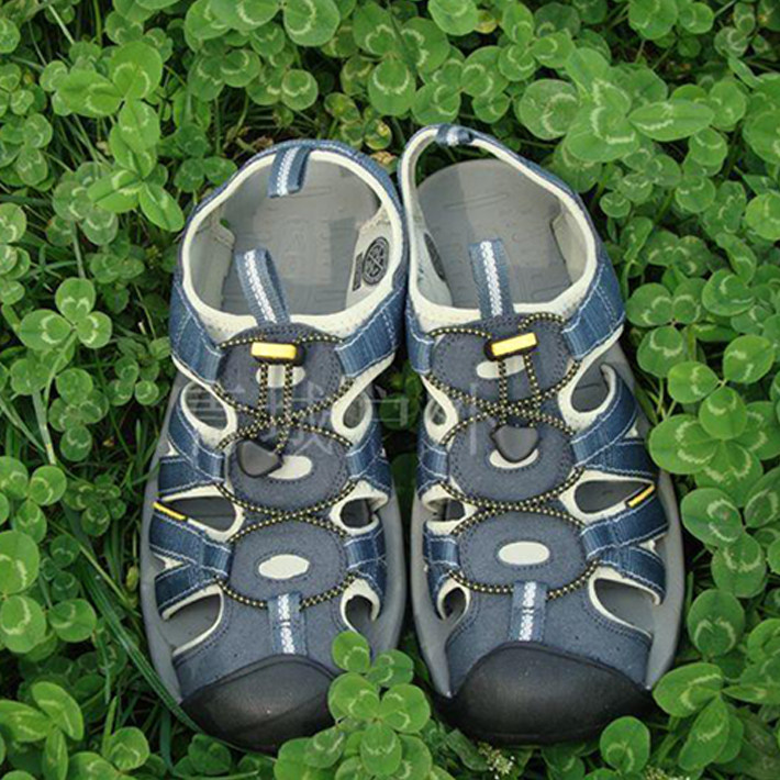 European and American professional outdoor non-slip men's beach shoes women hiking casual quick dry anti-bump Baotou Lovers Sandals