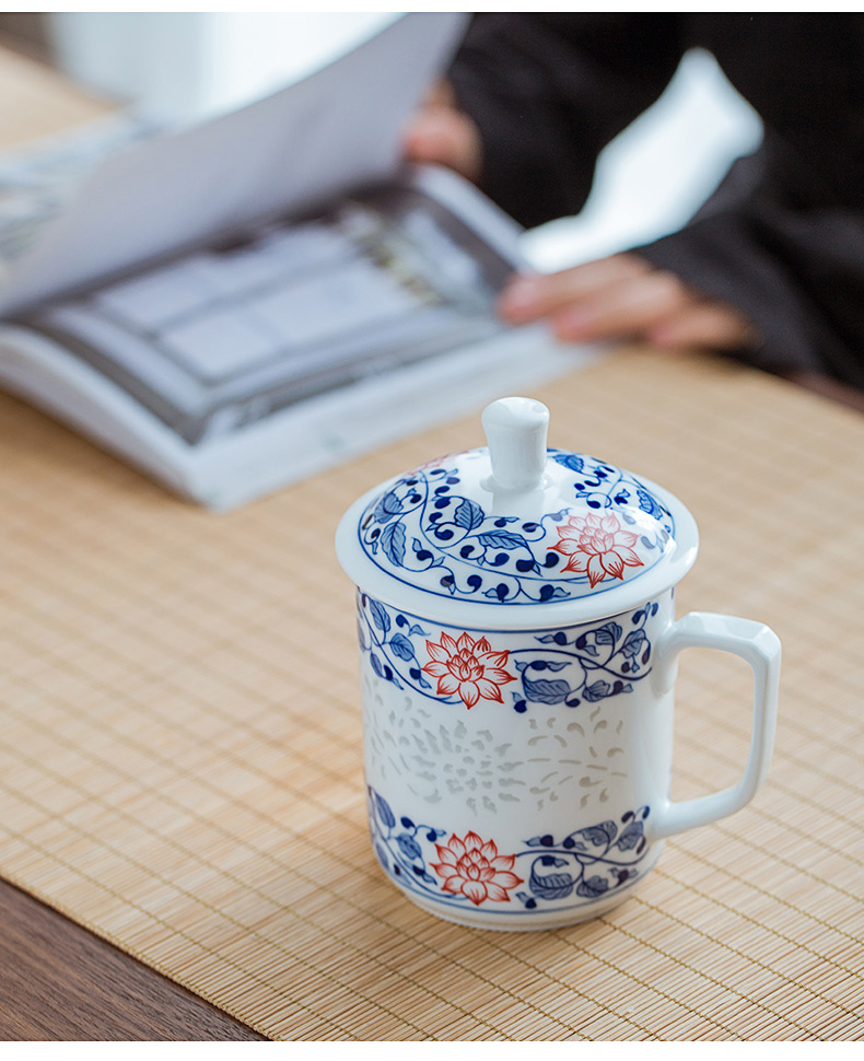 Jingdezhen blue and white youligong ceramic cups hand - made office of restoring ancient ways and exquisite cup tea cups with cover glass