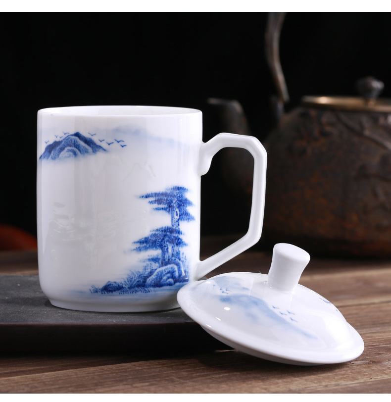 Jingdezhen glaze under the blue and white and exquisite hand - made ceramic cups with cover tea tea cup cup home office