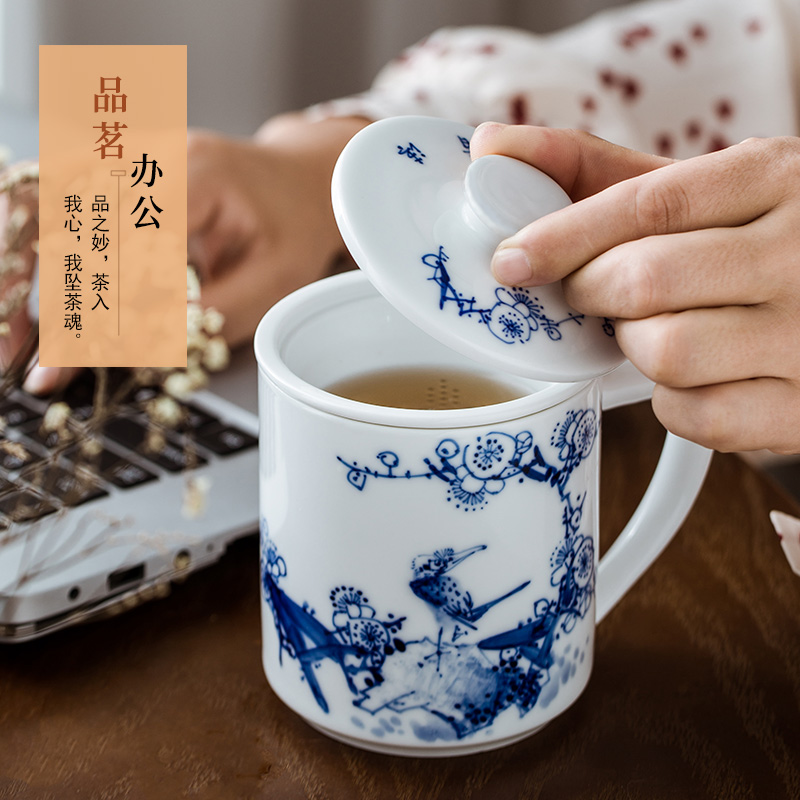 Jingdezhen porcelain teacup hand - made porcelain ceramic filter cup large tea cup with a cover version of a cup of tea