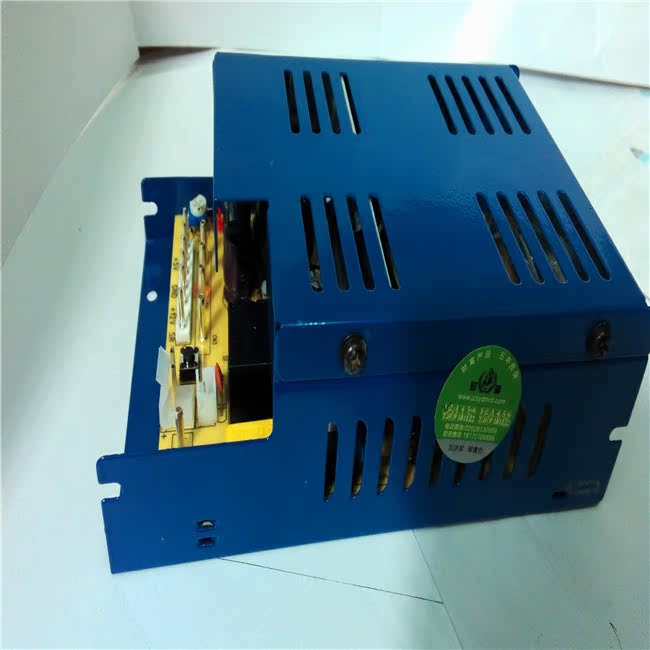 Nhà sản xuất bảng điều khiển chiến đấu tùy chỉnh Trung Quốc và tiếng Anh hộp kho báu ánh trăng 4 nhà điều khiển trò chơi 600 chương trình Street Fighter 97 tay cầm chơi game giá rẻ