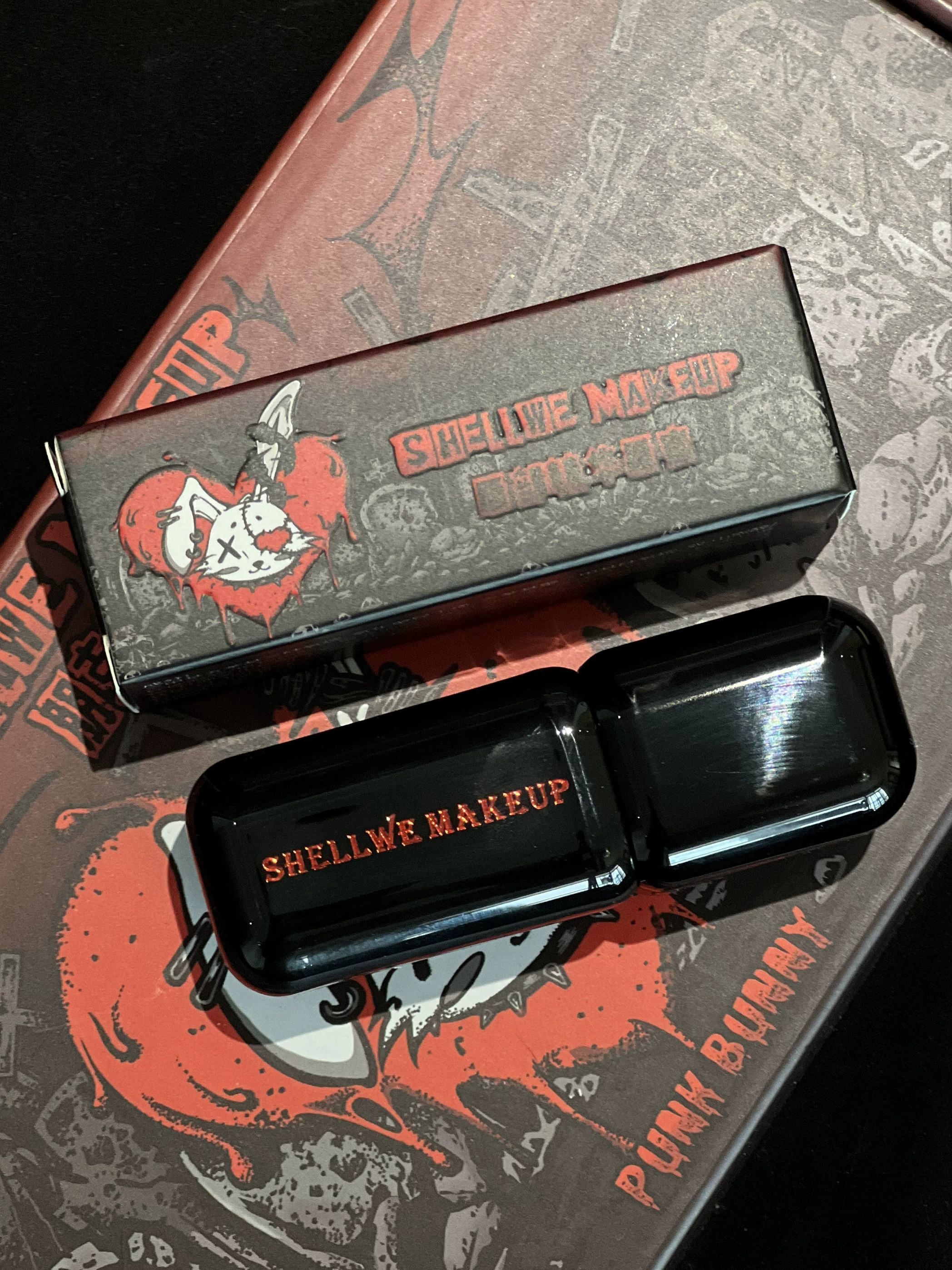 Палетка теней Shellwe Makeup x Freya86 Punk Bunny Polarized — многооттеночная, глиттер и матовые