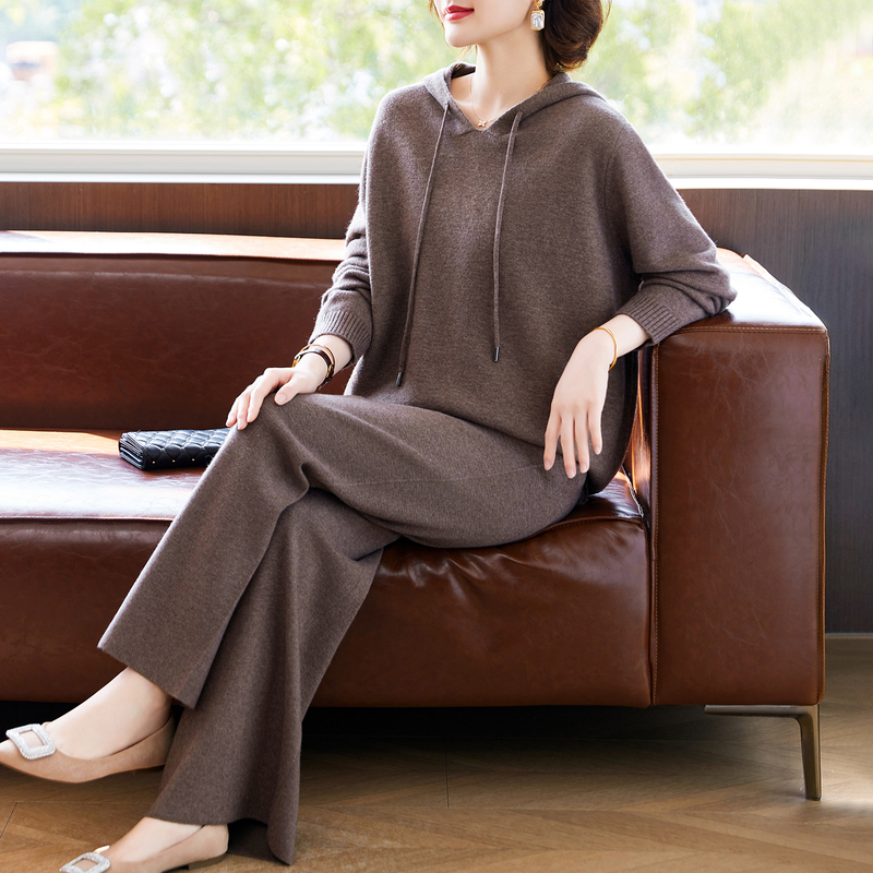 Mom's Spring Outfit: Hooded Thick Sweatshirt and Casual Wide-Leg Pants Set, Middle-Aged and Elderly Women's Spring and Autumn Fashion Knit Two-Piece Set