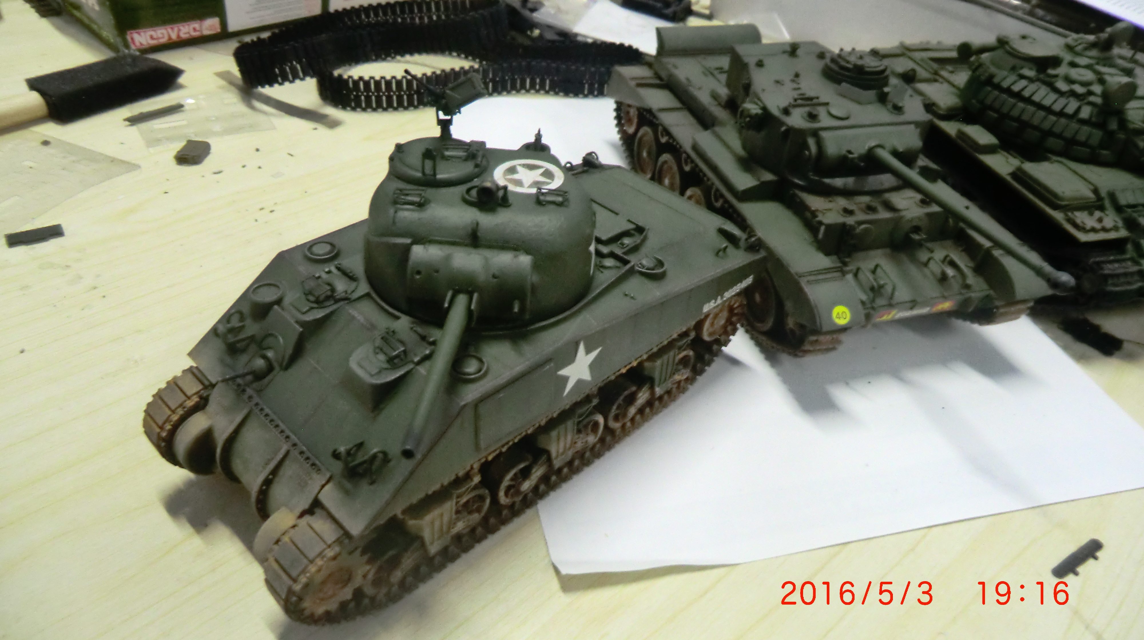 Taniya 35250 US M4A3 Sherman tank model generation (package plate)
