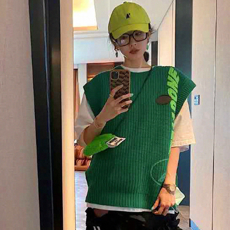 we11done autumn winter new green LOGO printed knitted waistcoat for men and women wool kampung shoulder sweater