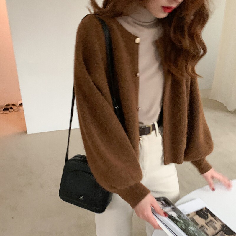 2026 Spring New Short French Retro Lantern Sleeve Knitted Cardigan Loose Casual Sweater Jacket Women's Top