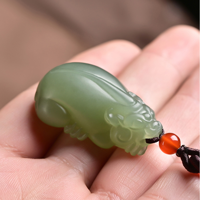 Natural Hetian jade pendant pendant for men and women lucky jade pendant sapphire yellow mouth material jewelry jade jade pendant jewelry belt certificate