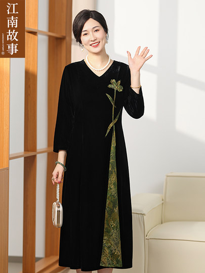 [ in Stock]Jiangnan Story Mother's Clothing 2025 Autumn Elegant and Graceful New Chinese Style Velvet Dress