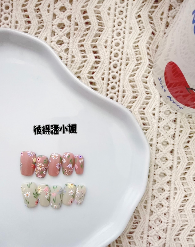 Little Daisy Hand-Painted Relief Style Minimalist Ins Style Two Sets Free Shipping No Tool Kit Included