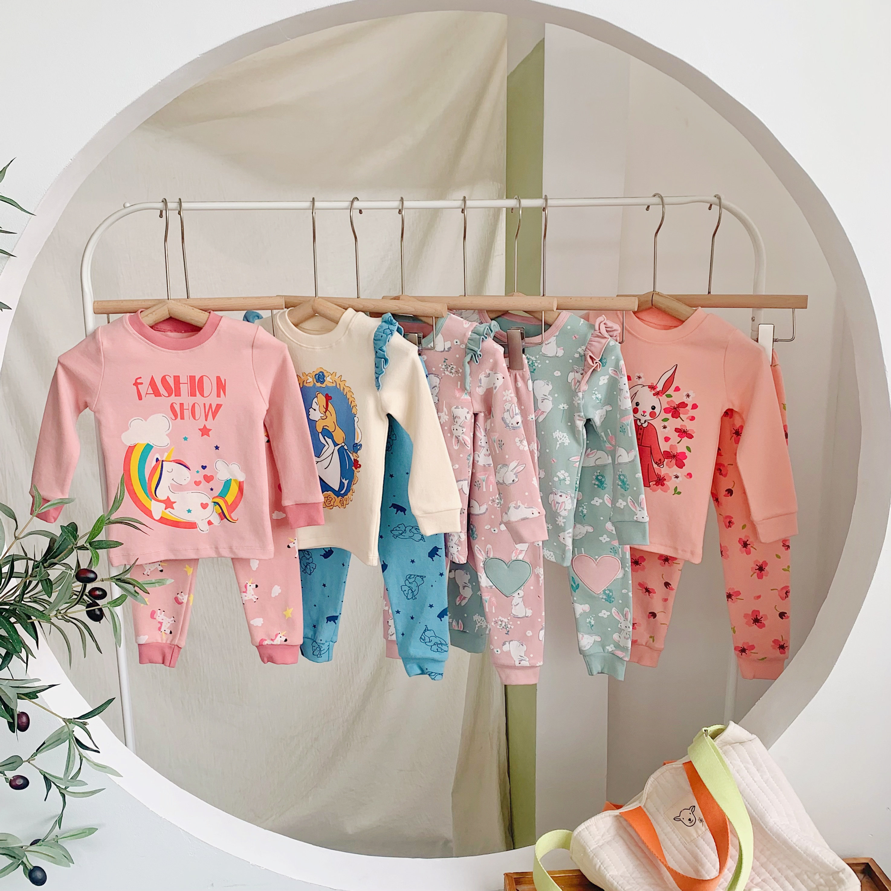 Children's home clothes children's long-sleeved cotton cartoon pajamas girls two-piece baby baby autumn and winter long-sleeved children's clothing