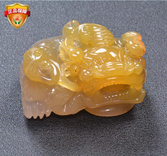 The beauty of stone Yunnan natural jade Huanglong Jade overlord Pixiu pendant sweater chain transport authentic