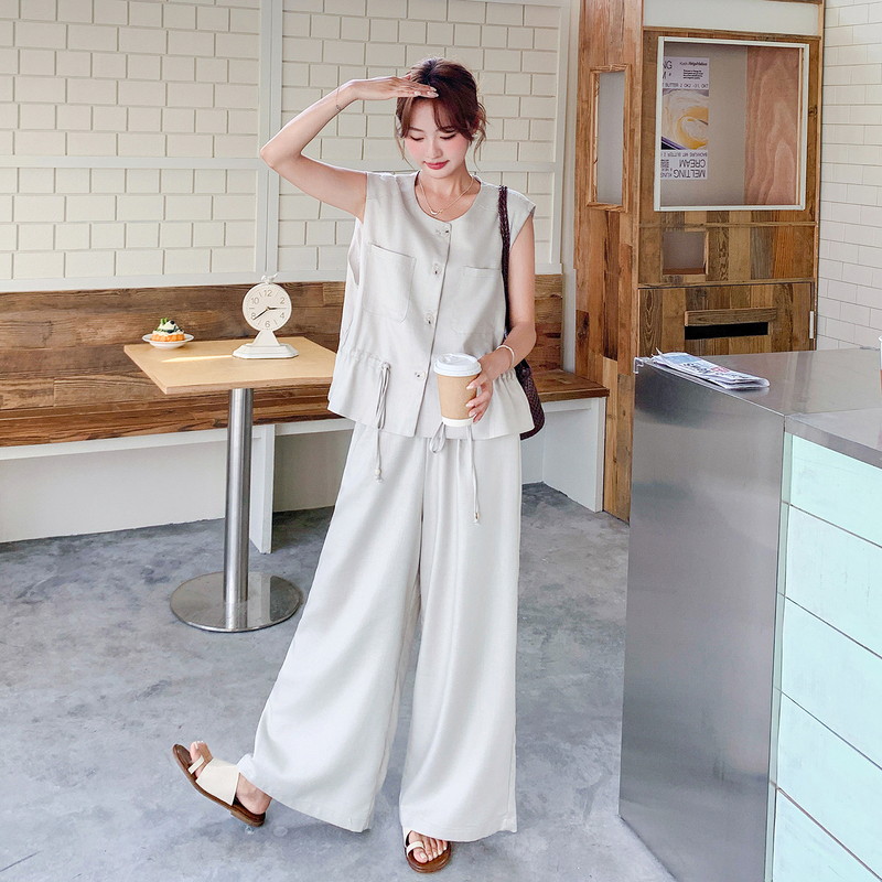 Relaxed and Soft Drawstring Waist Sleeveless Top and Wide-Leg Pants Set for Women, 2026 Summer New Style, Simple and Elegant Two-Piece Set